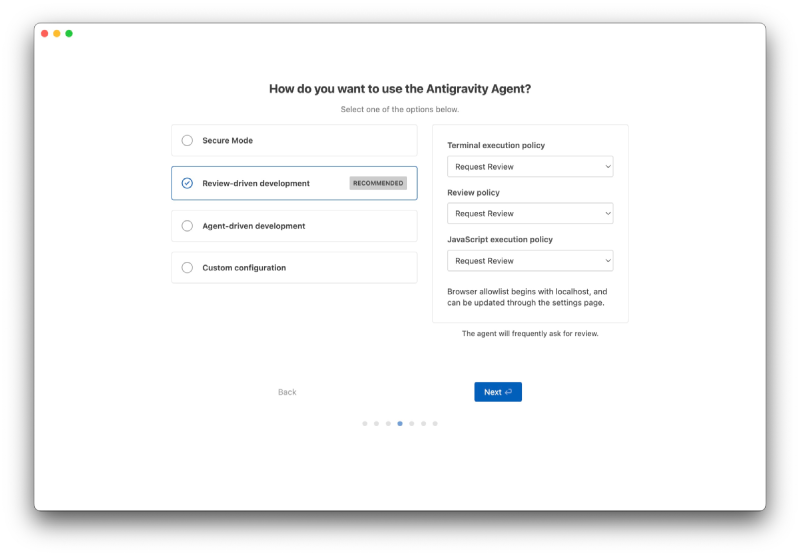 Interface de configuration du Google Antigravity Agent, montrant les options de modes de développement, y compris &lsquo;Review-driven development&rsquo; en surbrillance.